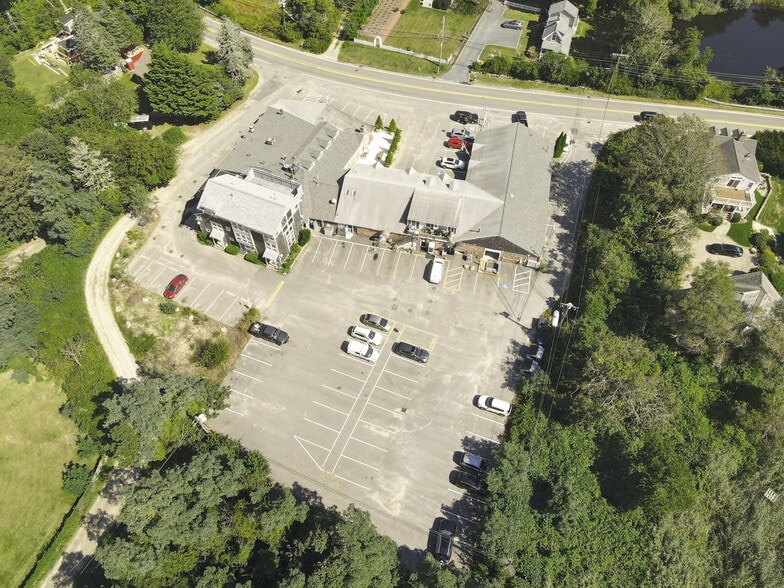 410 W Falmouth Hwy, Falmouth, MA for lease - Building Photo - Image 2 of 9