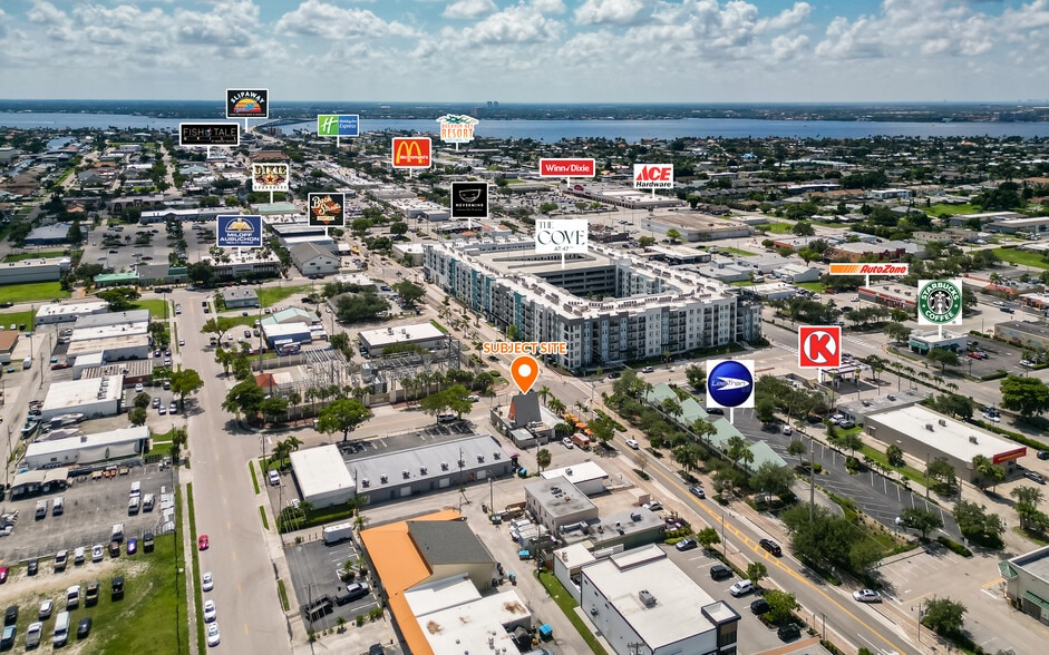 837 SE 47th Ter, Cape Coral, FL à vendre - Photo du bâtiment - Image 3 de 16