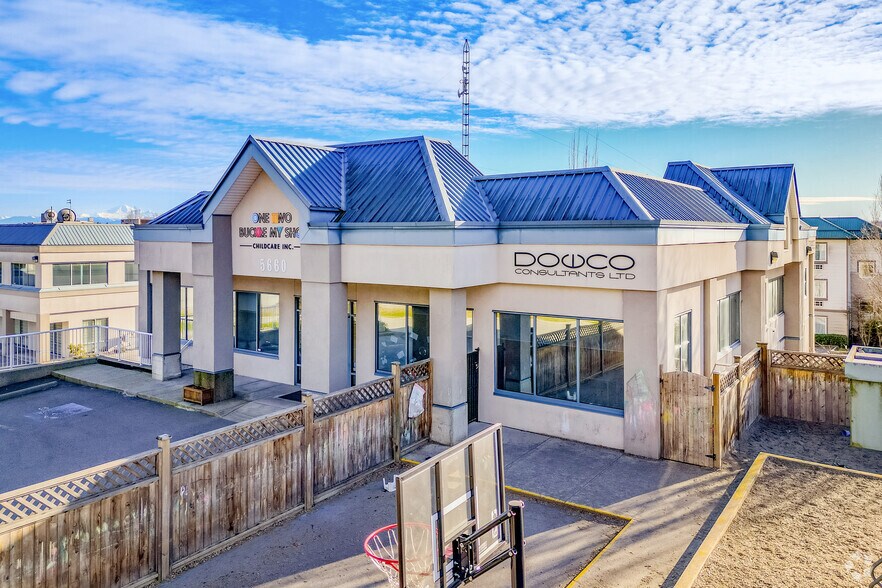 5668 192 St, Surrey, BC à vendre - Photo principale - Image 1 de 1