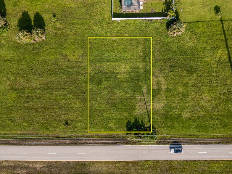 824 El Dorado N blvd, Cape Coral, FL à vendre - Aérien - Image 1 de 27