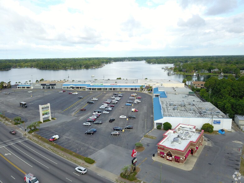 200 Eglin Pky NE, Fort Walton Beach, FL à louer - Photo principale - Image 2 de 9
