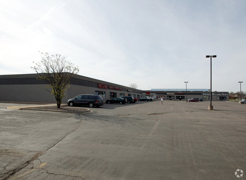 471-497 Marschall Rd, Shakopee, MN for lease - Building Photo - Image 3 of 6