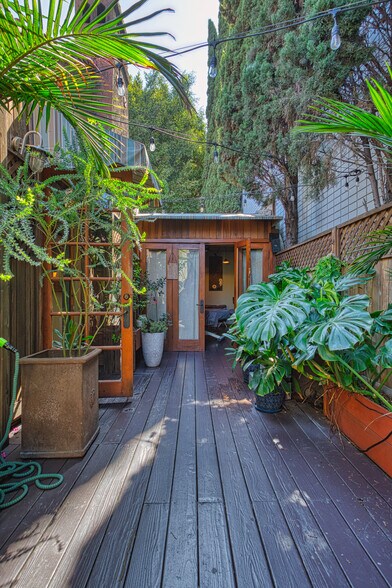 331 N Larchmont Blvd, Los Angeles, CA à vendre - Photo du bâtiment - Image 3 de 13