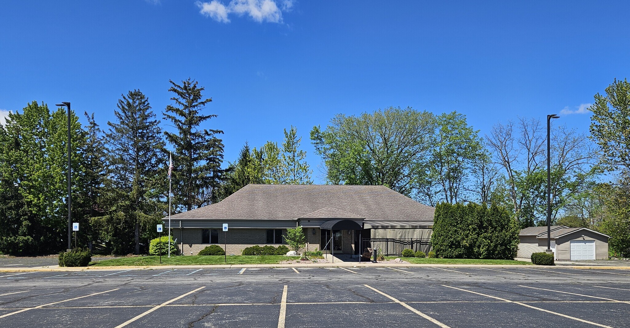5530 Gratiot Rd, Saginaw, MI à vendre Photo principale- Image 1 de 32