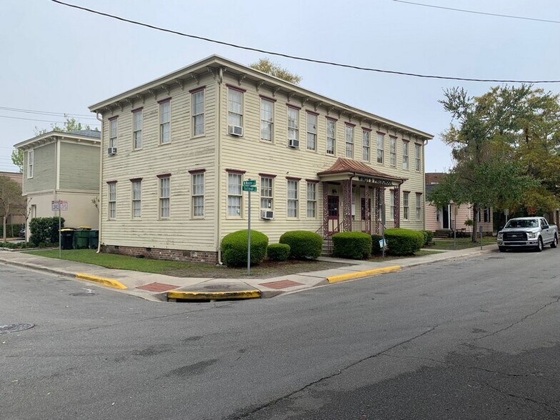 429 Tattnall St, Savannah, GA à vendre - Photo du bâtiment - Image 2 de 10