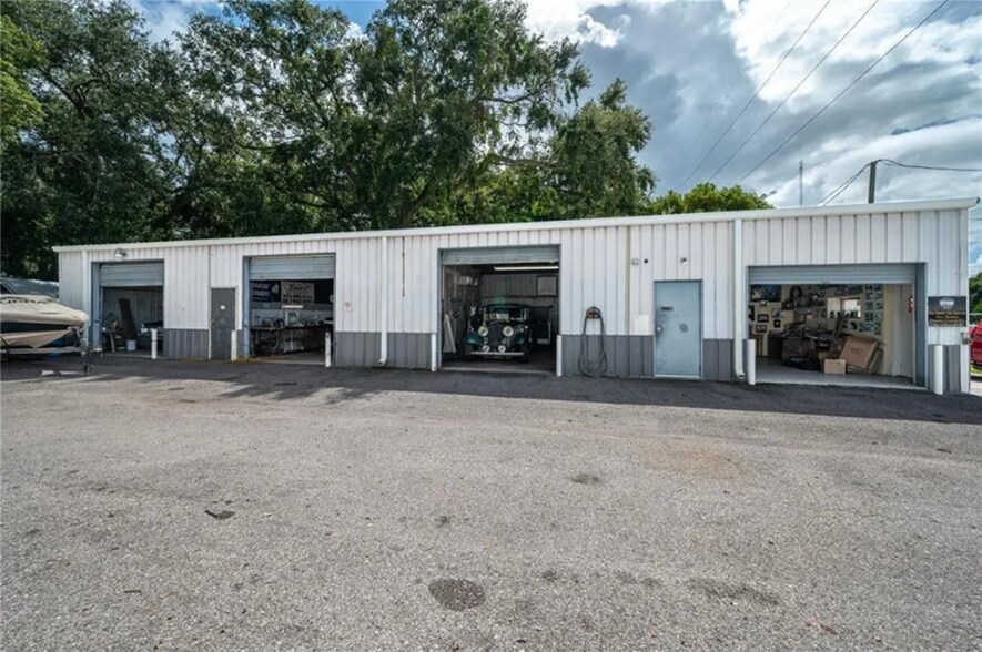 1641 N Combee Rd, Lakeland, FL à louer - Photo du bâtiment - Image 3 de 5