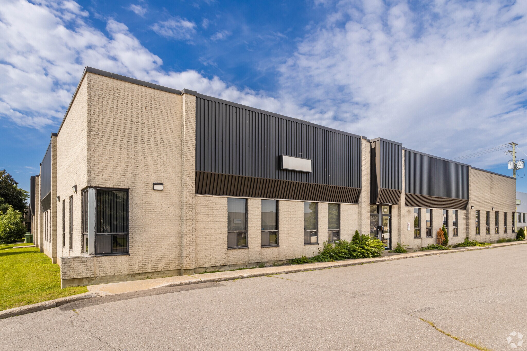 679-701 Av Meloche, Dorval, QC à louer Photo principale- Image 1 de 8