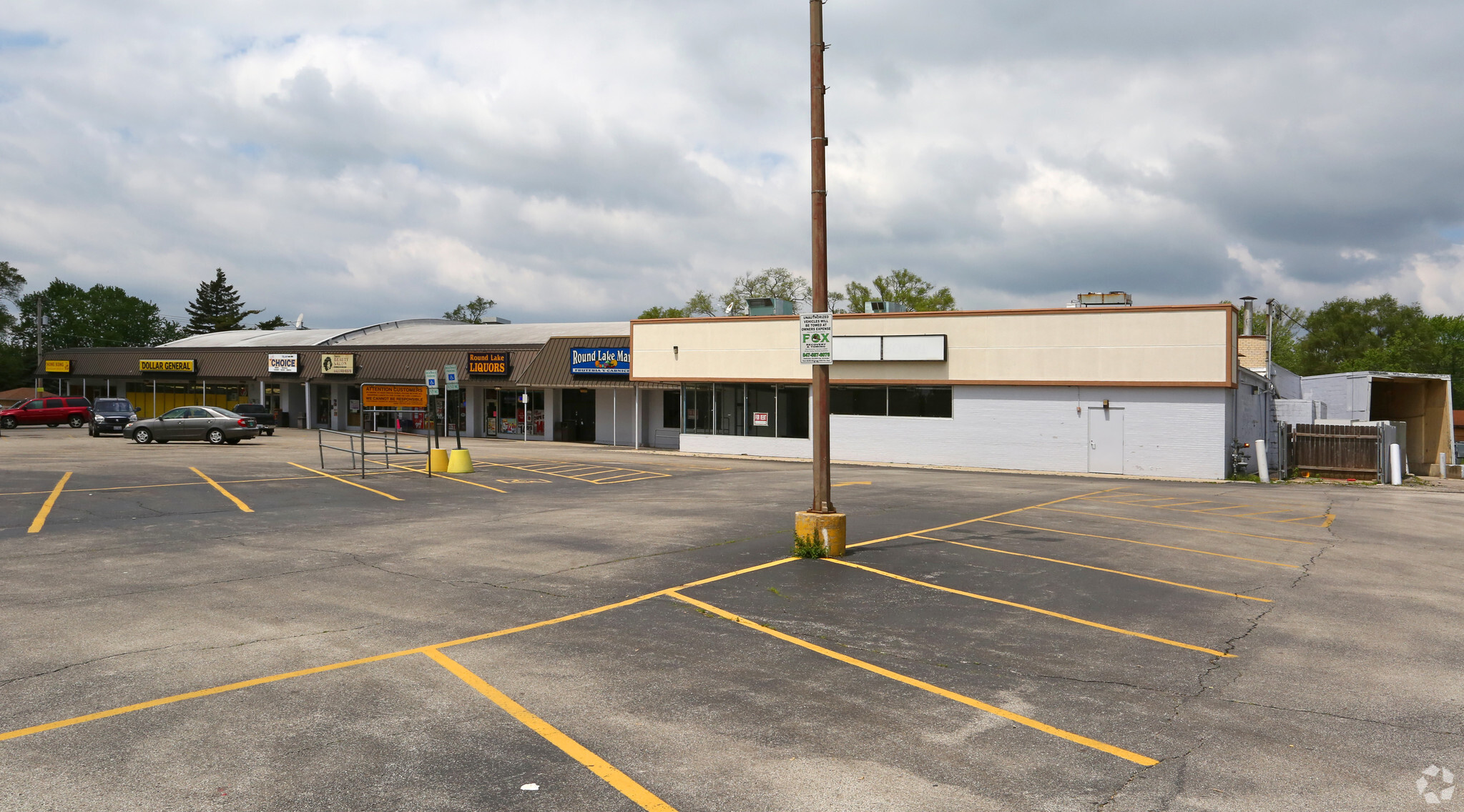 208-214 W Washington St, Round Lake, IL for lease Primary Photo- Image 1 of 4