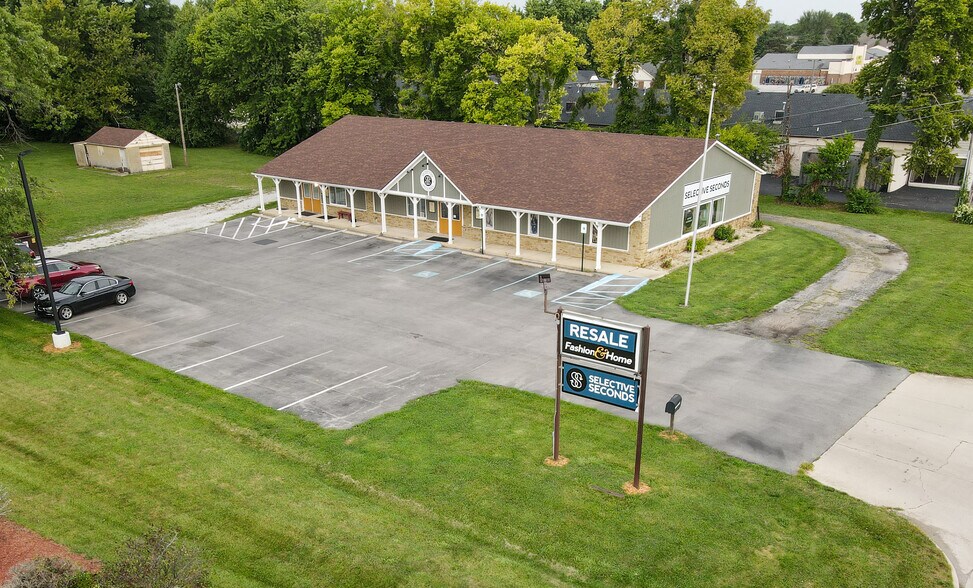 1000 N State Road 135, Greenwood, IN à vendre - Photo du bâtiment - Image 2 de 4