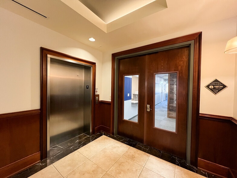 7780 Brier Creek Pky, Raleigh, NC for sale - Interior Photo - Image 2 of 7