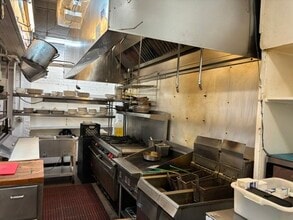 7353 Madison St, Forest Park, IL for lease Interior Photo- Image 2 of 5