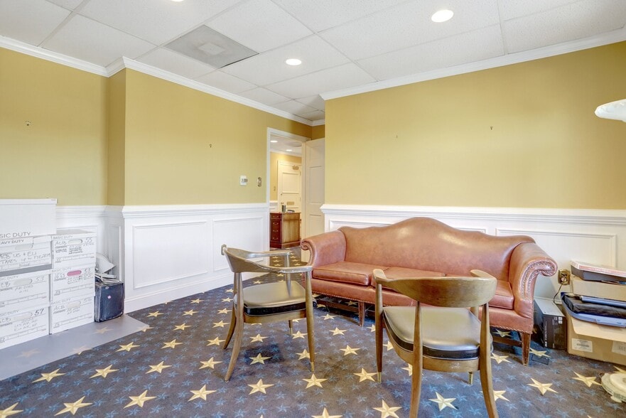 313 Park Ave, Falls Church, VA à vendre - Photo intérieure - Image 2 de 29