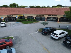 12315-12389 Pembroke Rd, Pembroke Pines, FL à louer Photo intérieure- Image 1 de 17