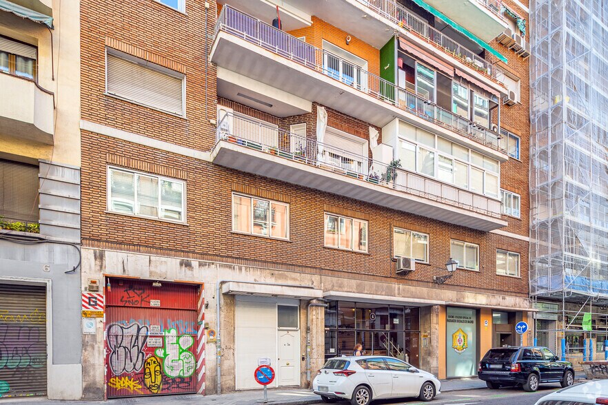 Calle de Arriaza, 4, Madrid, Madrid à louer - Photo du bâtiment - Image 2 de 2