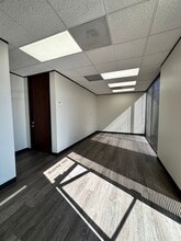 1416-1428 N Sam Houston Pky E, Houston, TX for lease Interior Photo- Image 2 of 10