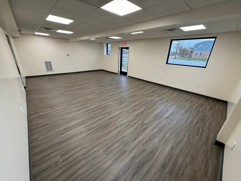 425 Napoleon Rd, Bowling Green, OH à louer - Photo du bâtiment - Image 3 de 6