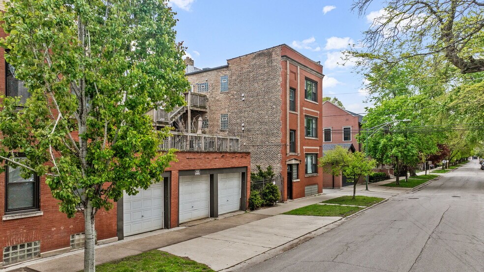 1853 W Wellington Ave, Chicago, IL à vendre - Photo du bâtiment - Image 2 de 10