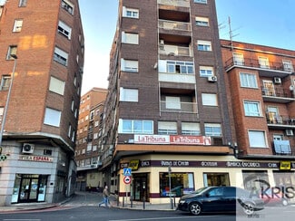 Plus de détails pour Multi-résidentiel à vendre