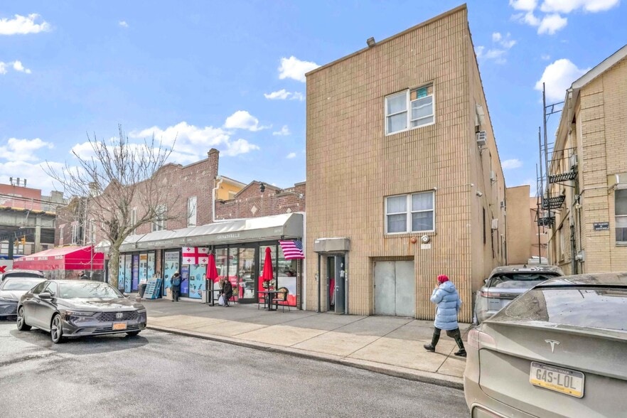 3068 Brighton 3rd St, Brooklyn, NY à vendre - Photo du bâtiment - Image 2 de 29