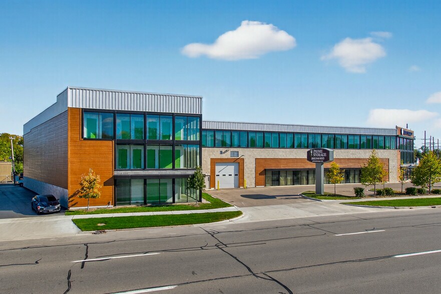 24200 Gratiot Ave, Eastpointe, MI à louer - Photo du bâtiment - Image 2 de 2