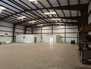 6621 NW 16th St, Gainesville, FL for lease Interior Photo- Image 2 of 12