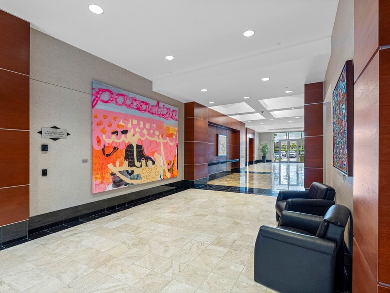 18302 Highwoods Preserve Pky, Tampa, FL for lease - Building Photo - Image 2 of 10