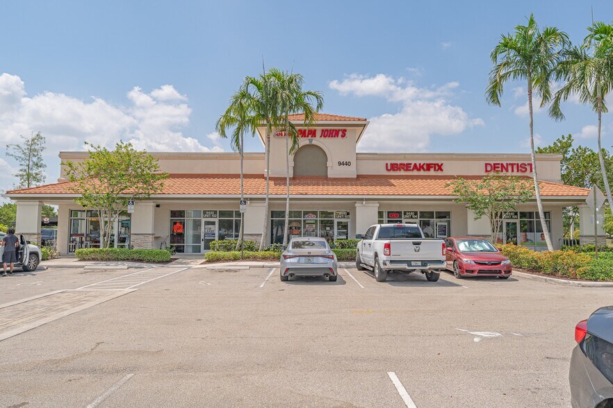 9400-9440 W Commercial Blvd, Fort Lauderdale, FL à louer - Photo du bâtiment - Image 1 de 4