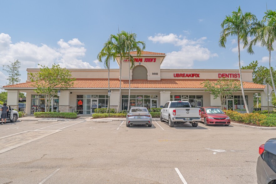 9400-9440 W Commercial Blvd, Fort Lauderdale, FL à louer - Photo principale - Image 2 de 4