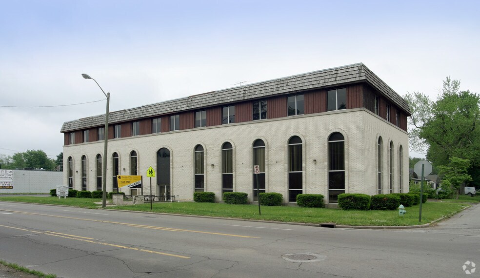 1919 E 52nd St, Indianapolis, IN à louer - Photo du bâtiment - Image 2 de 17