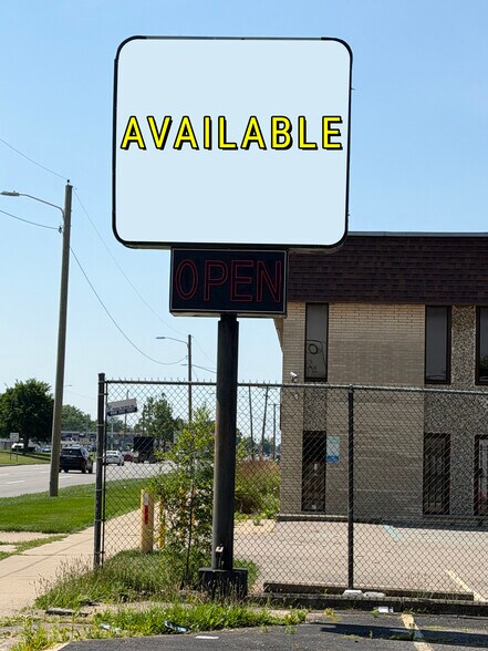 17425 Telegraph Rd, Detroit, MI à louer - Photo du bâtiment - Image 3 de 9
