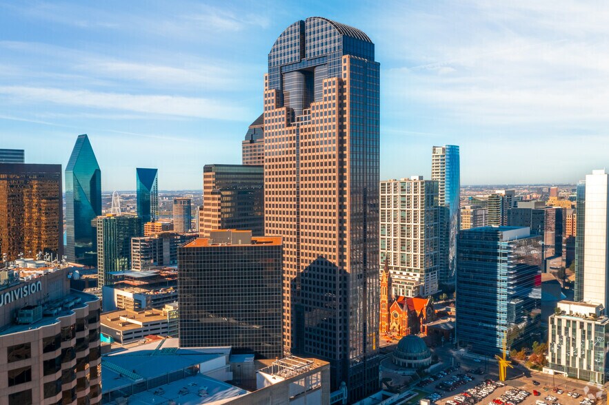 2200 Ross Ave, Dallas, TX à louer - Photo du bâtiment - Image 1 de 4