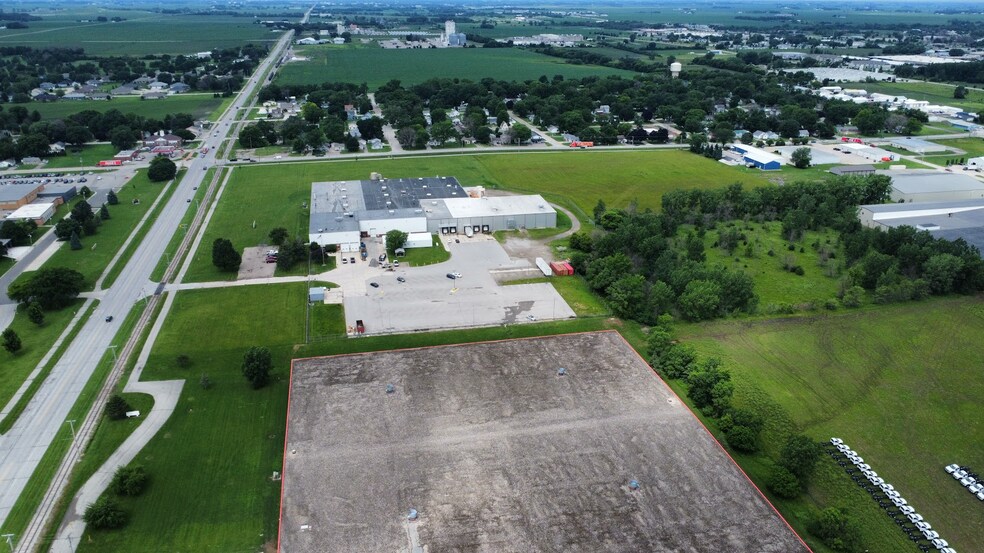 2510 19th St SW, Mason City, IA à vendre - Photo du bâtiment - Image 3 de 8