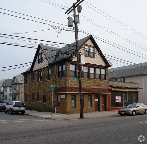 170 Main Ave, Passaic, NJ for sale - Building Photo - Image 2 of 4