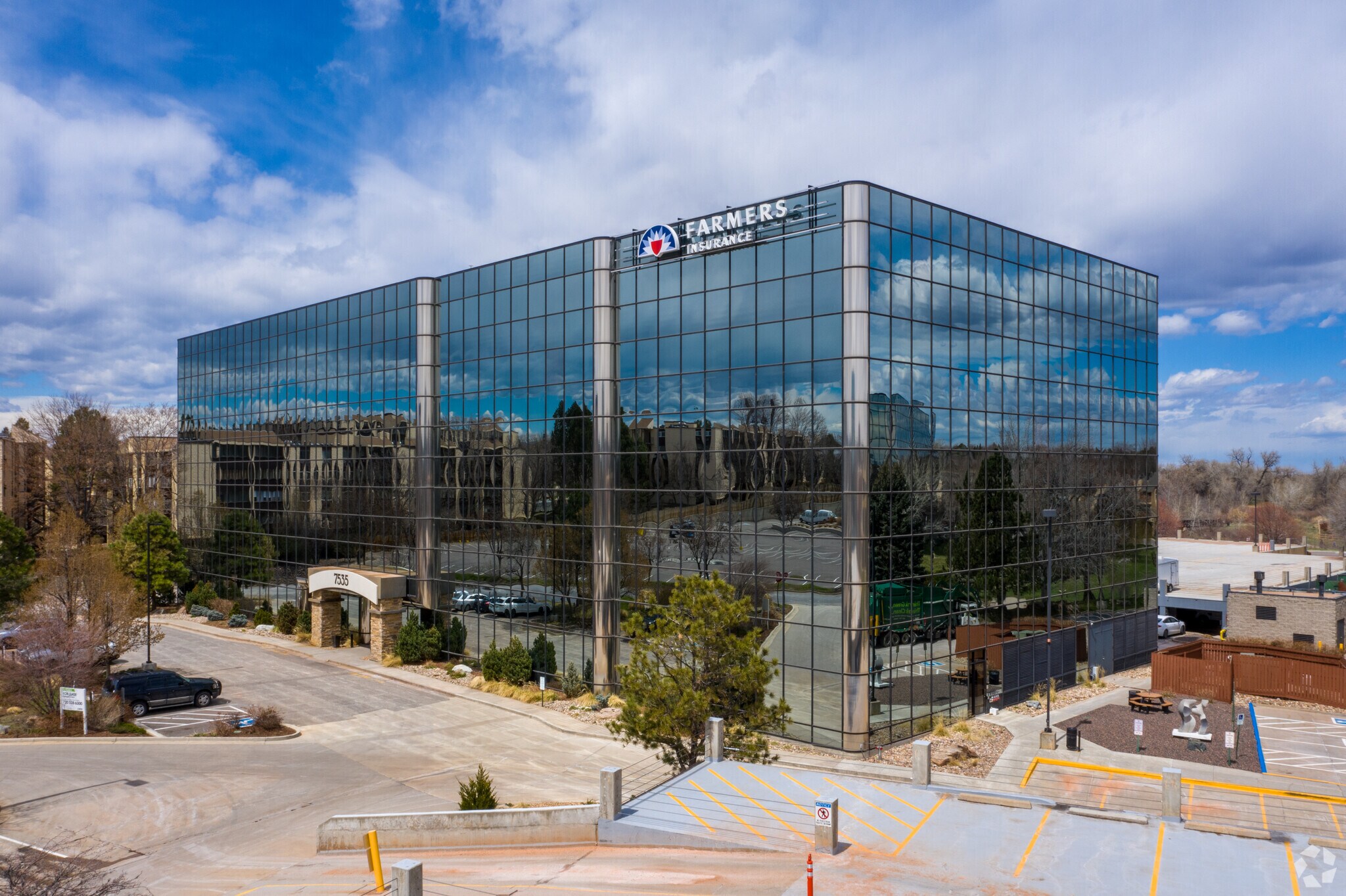 7535 E Hampden Ave, Denver, CO à louer Photo principale- Image 1 de 18