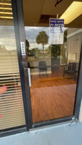 4917 Ehrlich Rd, Tampa, FL à louer - Vidéo sur l’inscription commerciale - Image 2 de 6