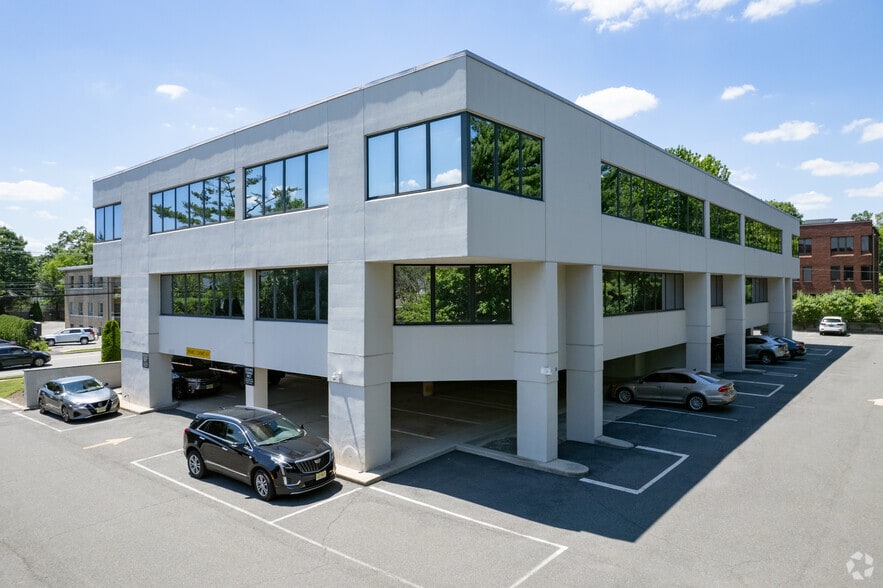 619 E Palisade Ave, Englewood Cliffs, NJ for lease - Building Photo - Image 3 of 20