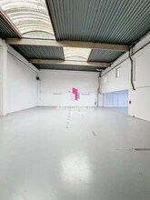 Industrial in Poissy for lease Interior Photo- Image 2 of 2