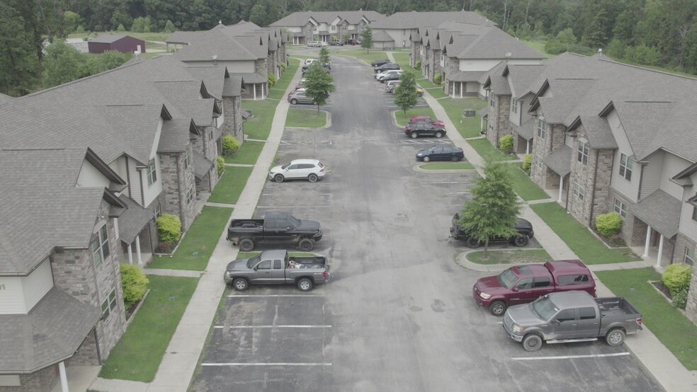 2500 Ridgeland Cir, Pocahontas, AR à vendre - Vidéo sur l’inscription commerciale - Image 2 de 35