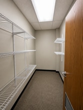 3631 Brookwall Dr, Akron, OH for lease Interior Photo- Image 2 of 8
