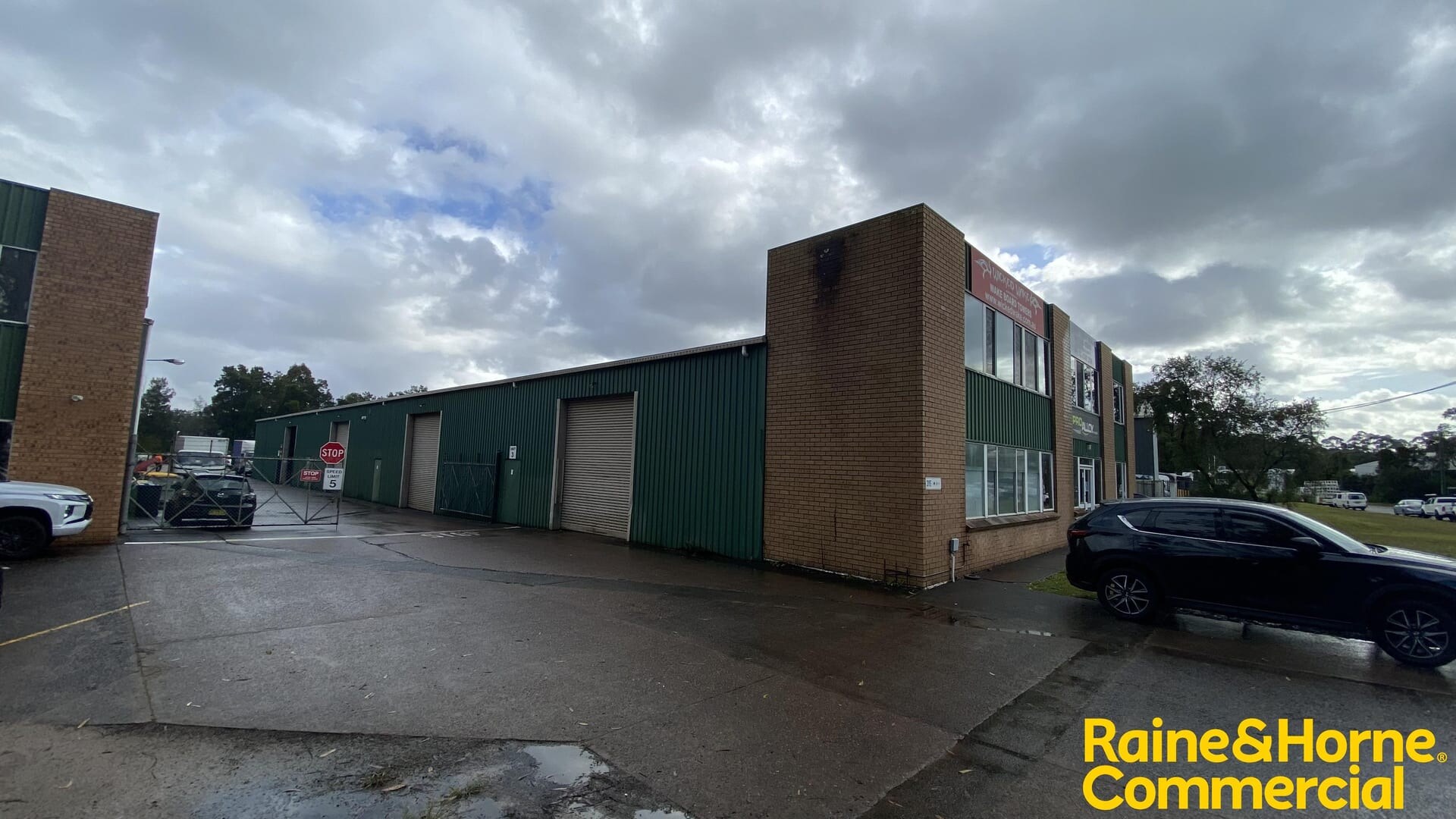 8 Catamaran Rd, Fountaindale for lease Primary Photo- Image 1 of 3