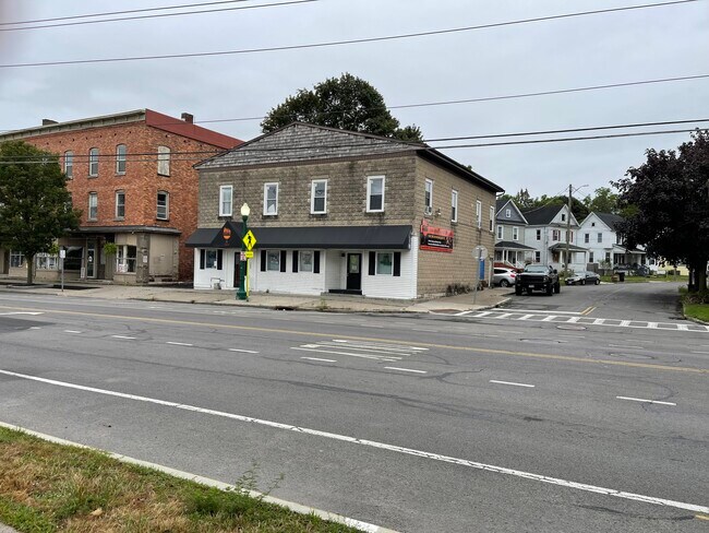 Plus de détails pour 288 Genesee St, Auburn, NY - Commerce de détail à vendre