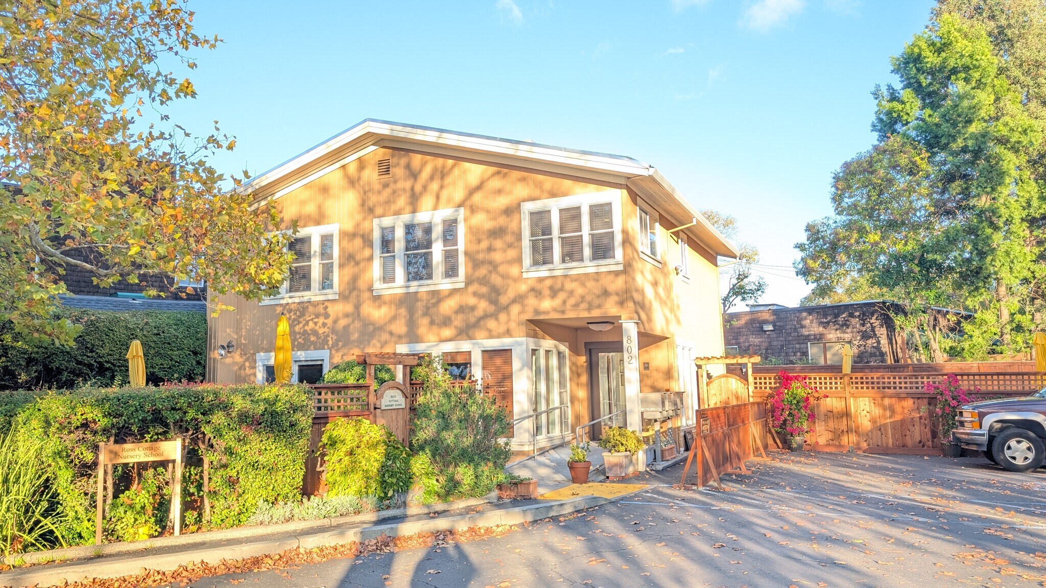 802 College Ave, Kentfield, CA à vendre Photo principale- Image 1 de 19