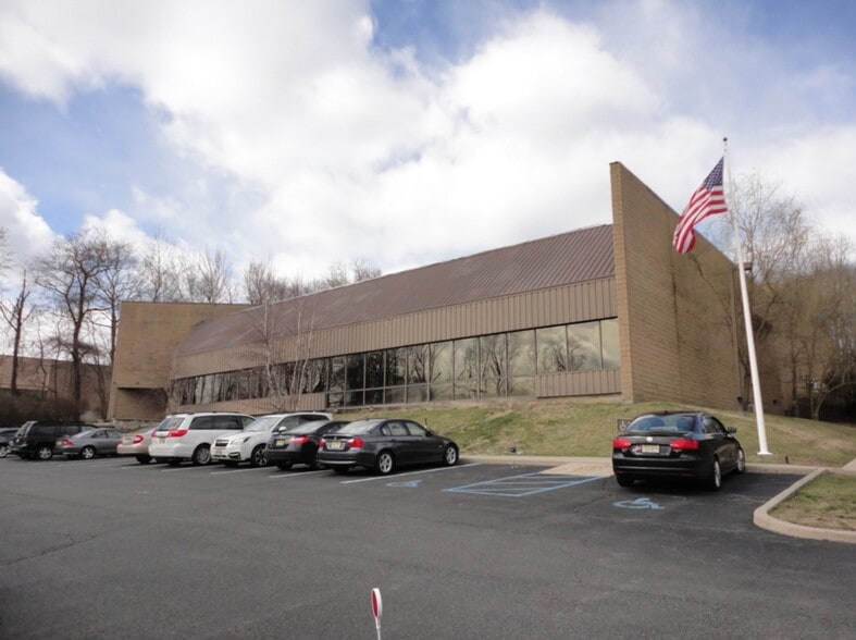 500 Corporate Dr, Mahwah, NJ for sale - Building Photo - Image 1 of 6