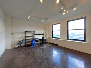 275 4th St E, Saint Paul, MN for lease Interior Photo- Image 2 of 3