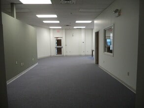 1117 Elm St, Manchester, NH for lease Interior Photo- Image 2 of 3