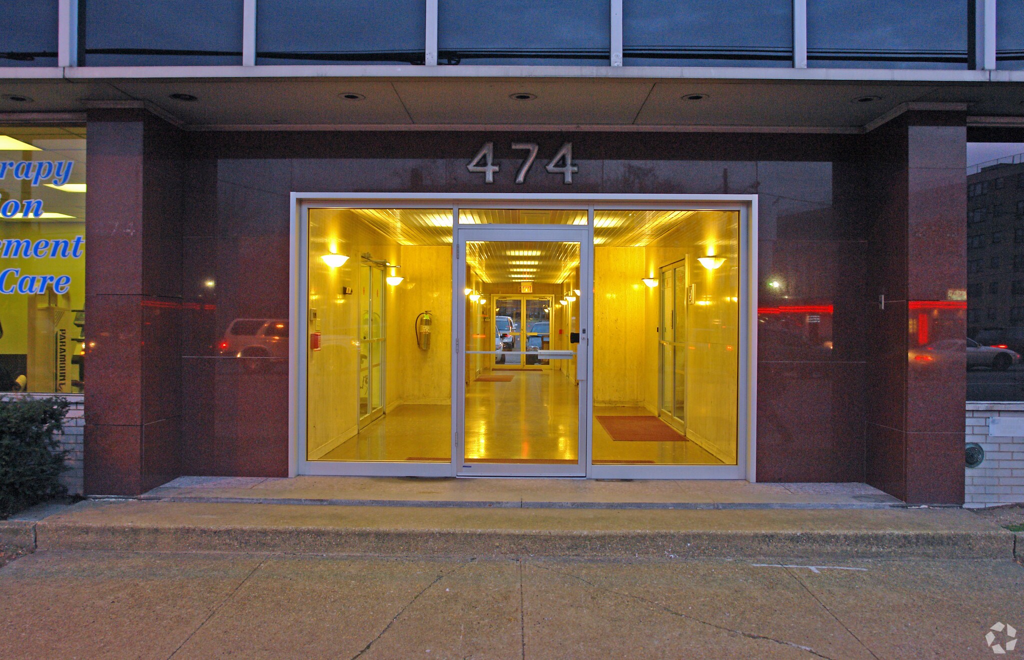 474 Fulton Ave, Hempstead, NY à louer Photo du bâtiment- Image 1 de 3