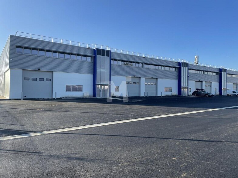 Flex dans Brétigny-sur-Orge à louer - Photo du bâtiment - Image 2 de 9