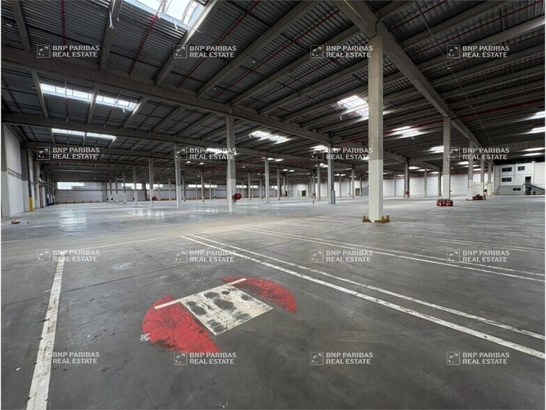 Industrial in Vendargues for lease - Building Photo - Image 3 of 14