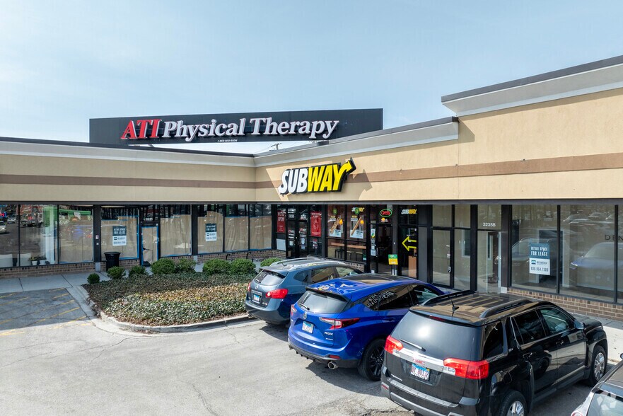 3227-3237 W Addison St, Chicago, IL for lease - Building Photo - Image 1 of 7