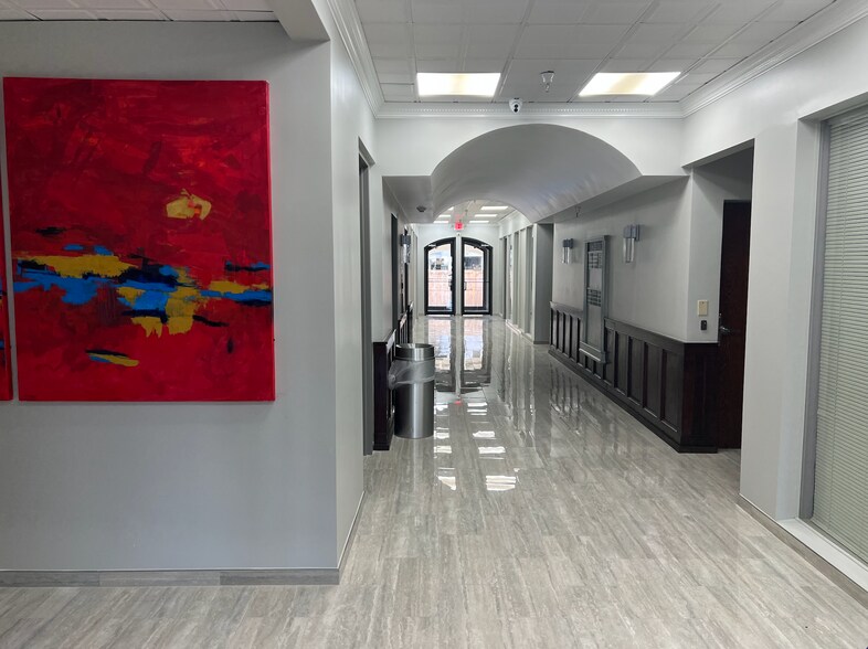 3105 E Skelly Dr, Tulsa, OK à louer - Photo intérieure - Image 3 de 6